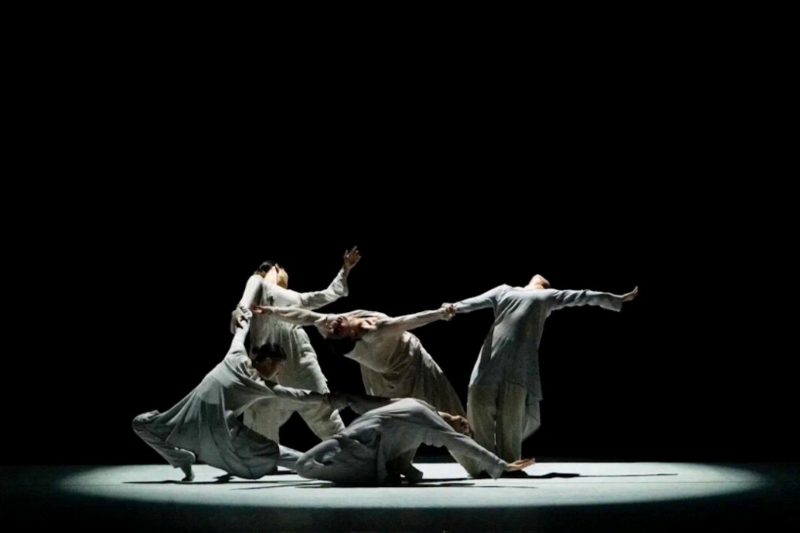 Relax FM приглашает на премьеру From IN от XIEXIN DANCE THEATRE