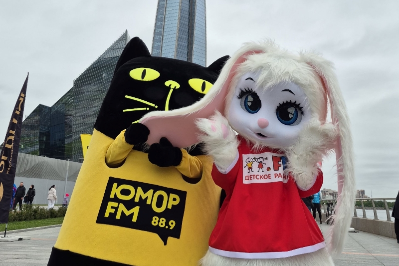 Талисманы «Юмор FM» и Детского радио присоединились к забегу маскотов в Петербурге